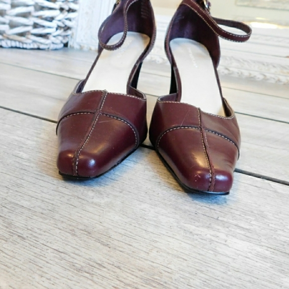 WORTHINGTON SZ 7.5 WINE LEATHER STAPPY HEEL PUMPS - Picture 4 of 7